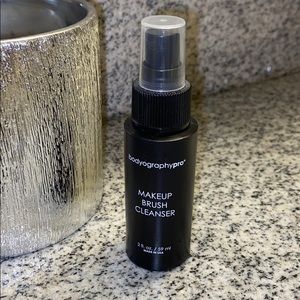 Bodygraphy Pro Makeup Brush Cleanser